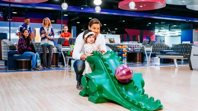 Bentley Dallas goes bowling with the 'Boys - North Texas e-News