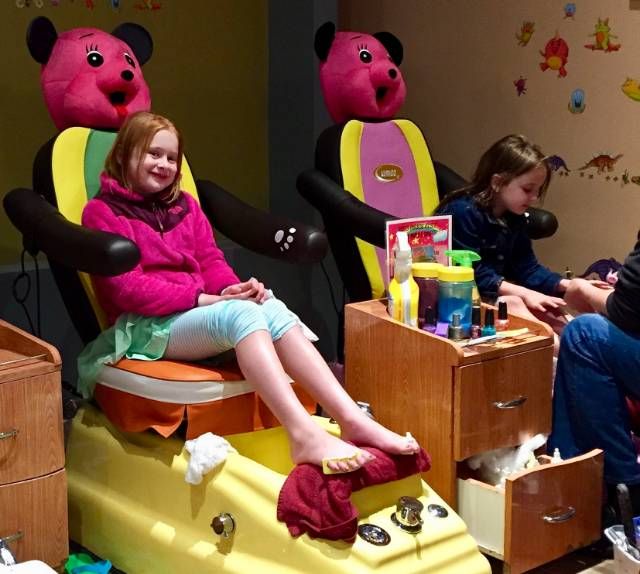 Nail salon near me with kid chairs hot sale